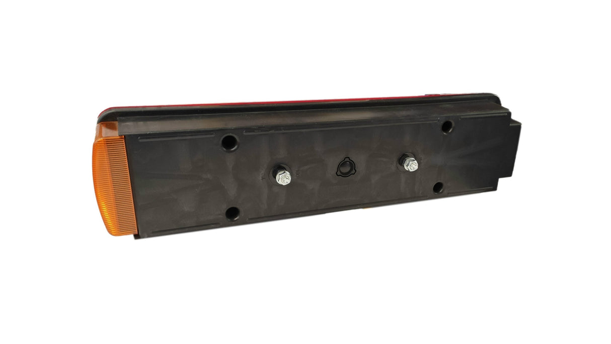 Feu arrière gauche 7 chambres pour Scania avec angle arrondi et emplacement plaque