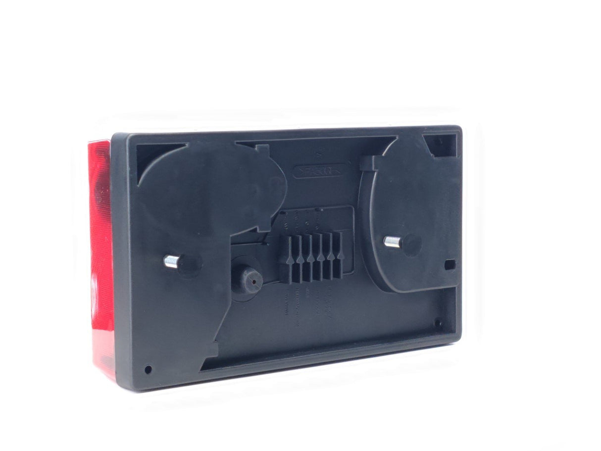 Luz Traseira para Reboque com Prisma Triangular